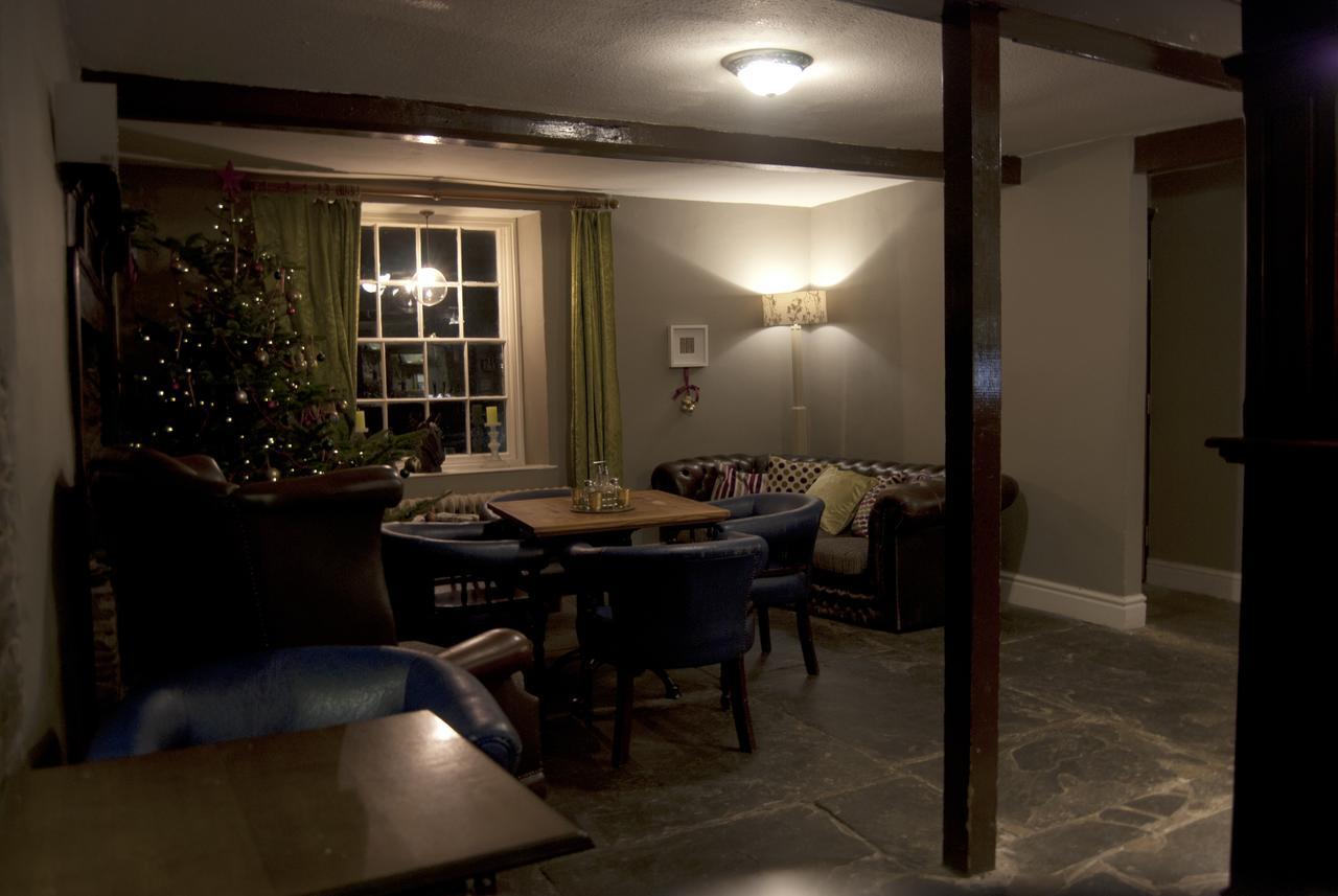 The Fforest Inn Llanfihangel-nant-Melan Exteriör bild