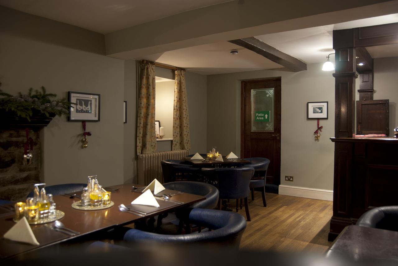 The Fforest Inn Llanfihangel-nant-Melan Exteriör bild